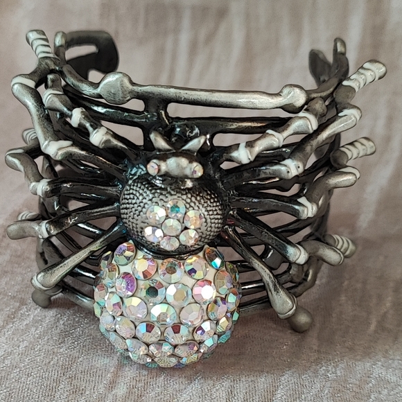 Crystal Aurora Borealis Swarovski Elements Pewter Spider Cuff Bracelet Halloween - Picture 3 of 5